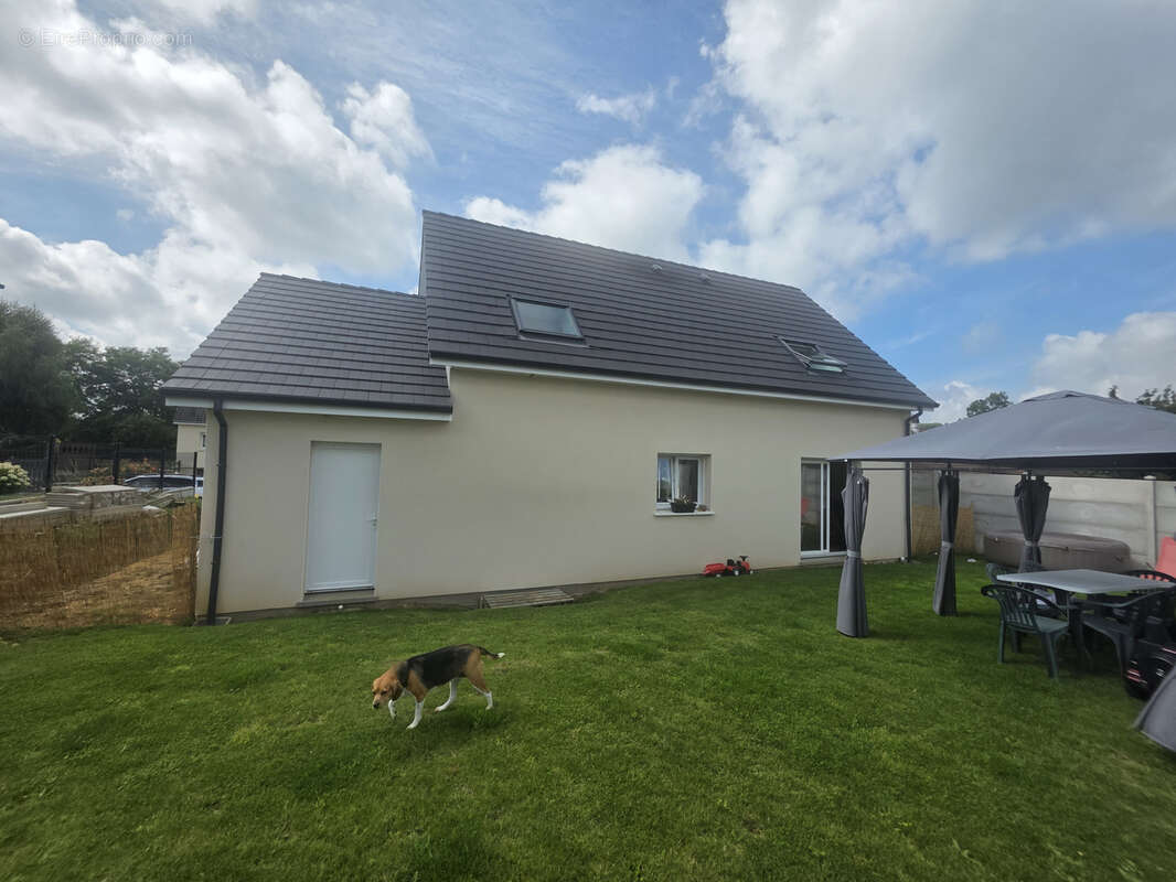 Maison à SAINT-PIERRE-EN-VAL