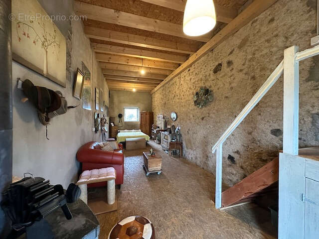 Maison à OUROUX-EN-MORVAN