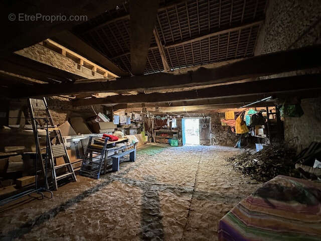 Maison à OUROUX-EN-MORVAN