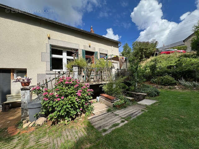 Maison à OUROUX-EN-MORVAN