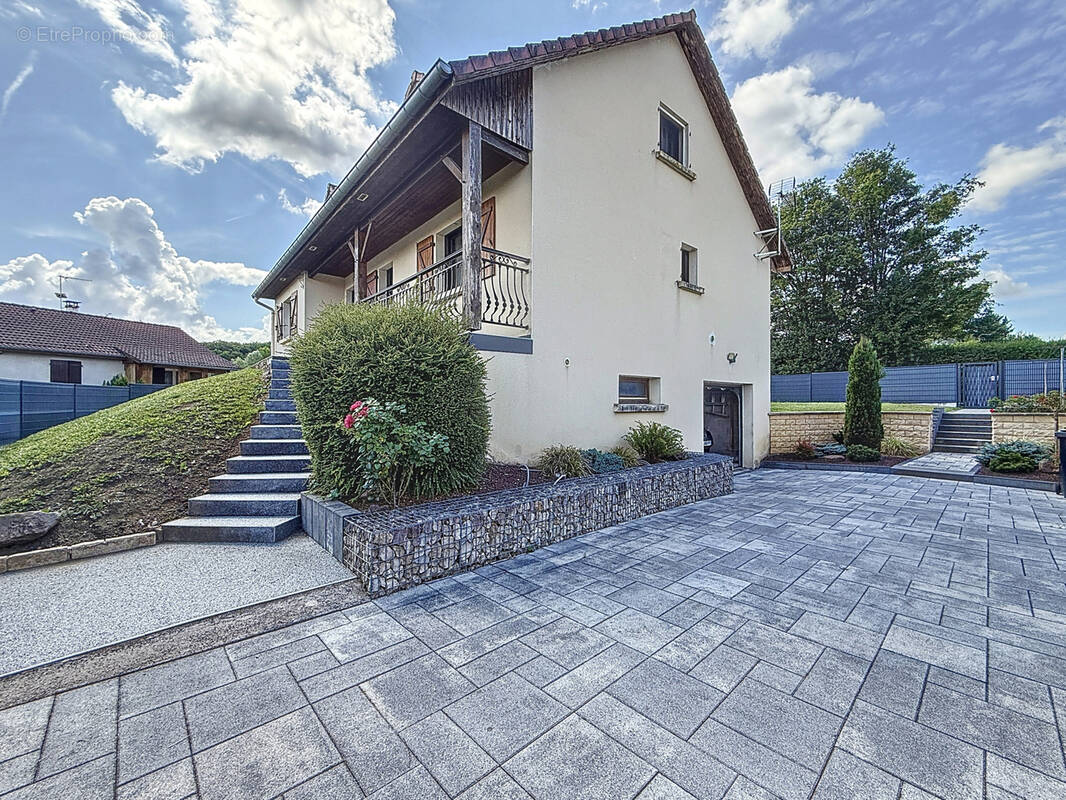 Maison à REMONCOURT