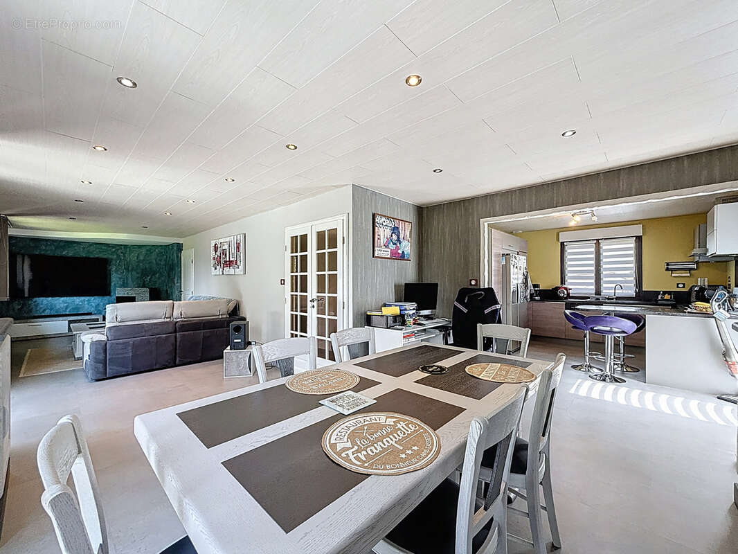 Maison à REMONCOURT