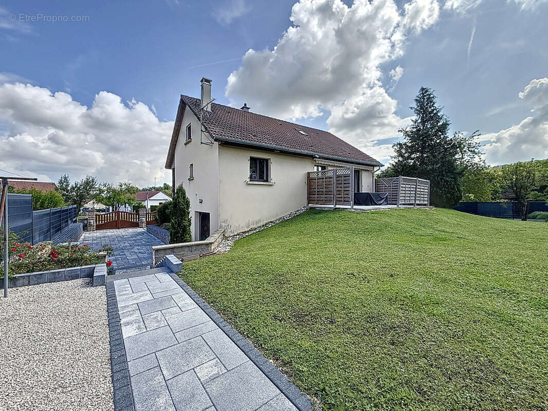 Maison à REMONCOURT