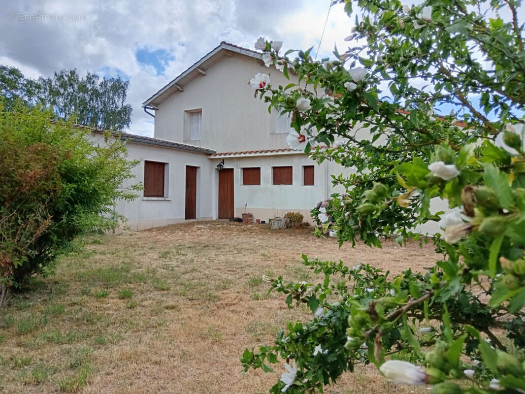 Maison à CEAUX-EN-COUHE