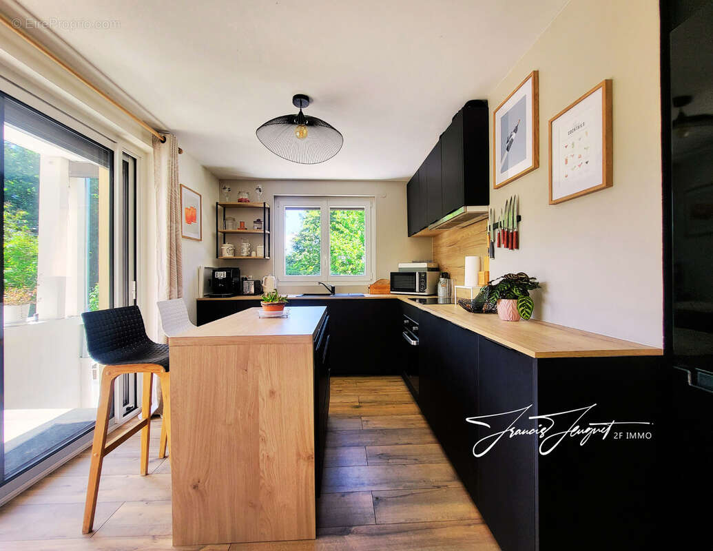 Appartement à ALBY-SUR-CHERAN