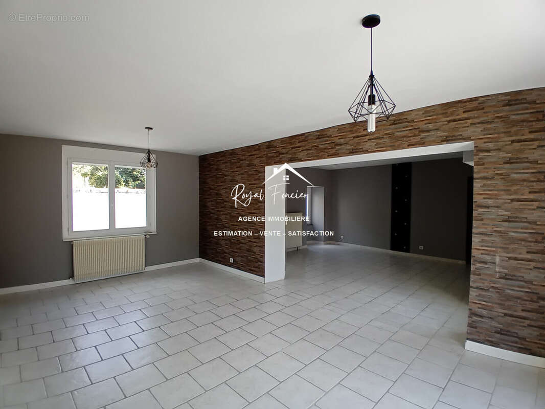 Espace de vie de 42 m2  - Maison à NAINTRE