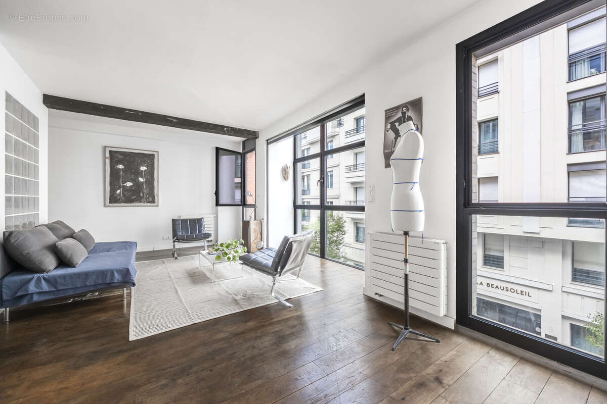 Appartement à LEVALLOIS-PERRET