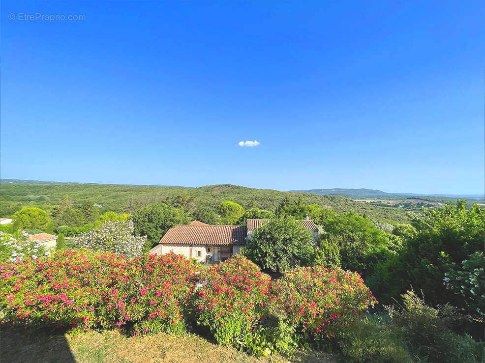 Maison à LA GARDE-ADHEMAR