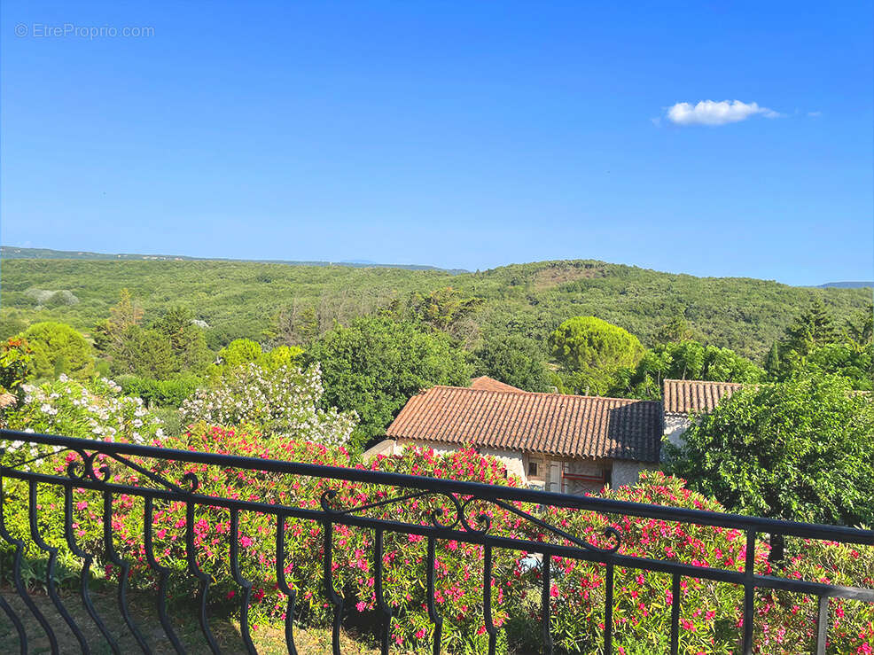 Maison à LA GARDE-ADHEMAR