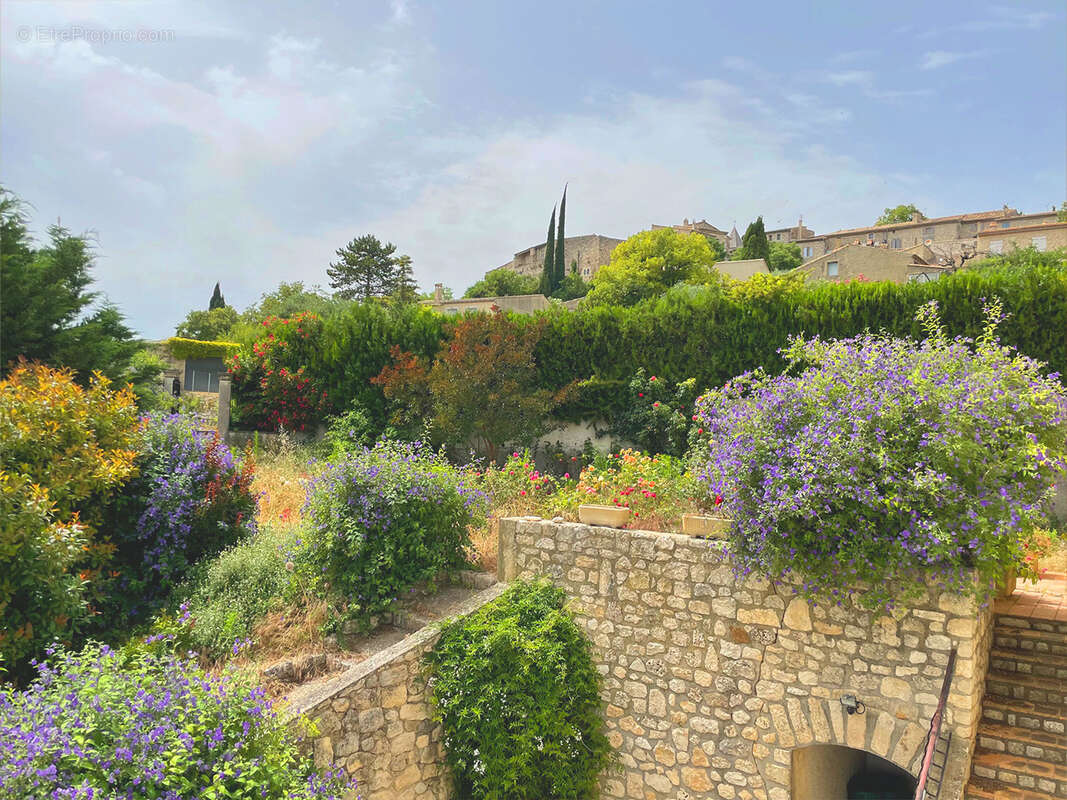 Maison à LA GARDE-ADHEMAR
