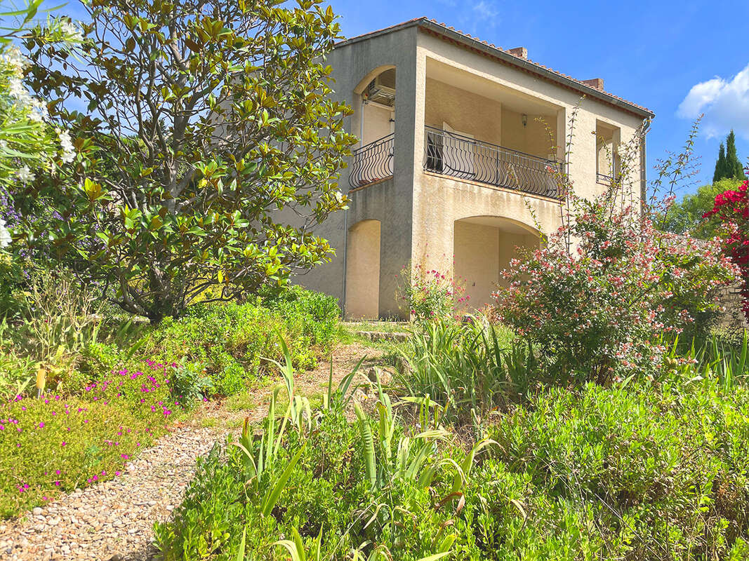 Maison à LA GARDE-ADHEMAR