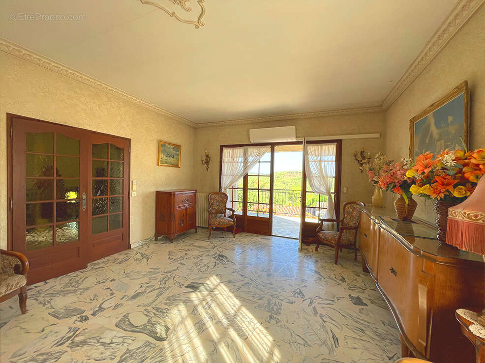 Maison à LA GARDE-ADHEMAR