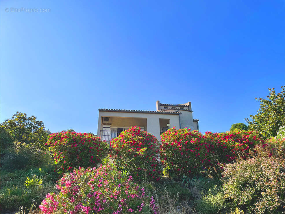 Maison à LA GARDE-ADHEMAR