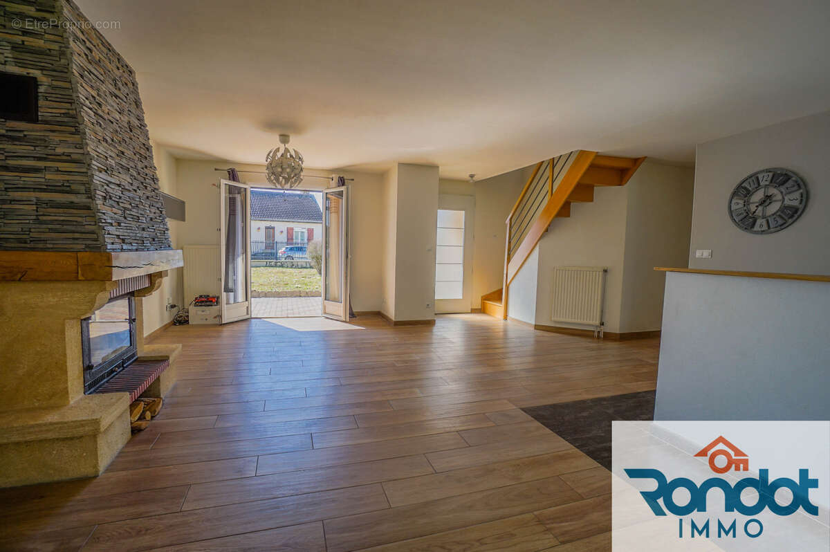 Maison à MESSIGNY-ET-VANTOUX