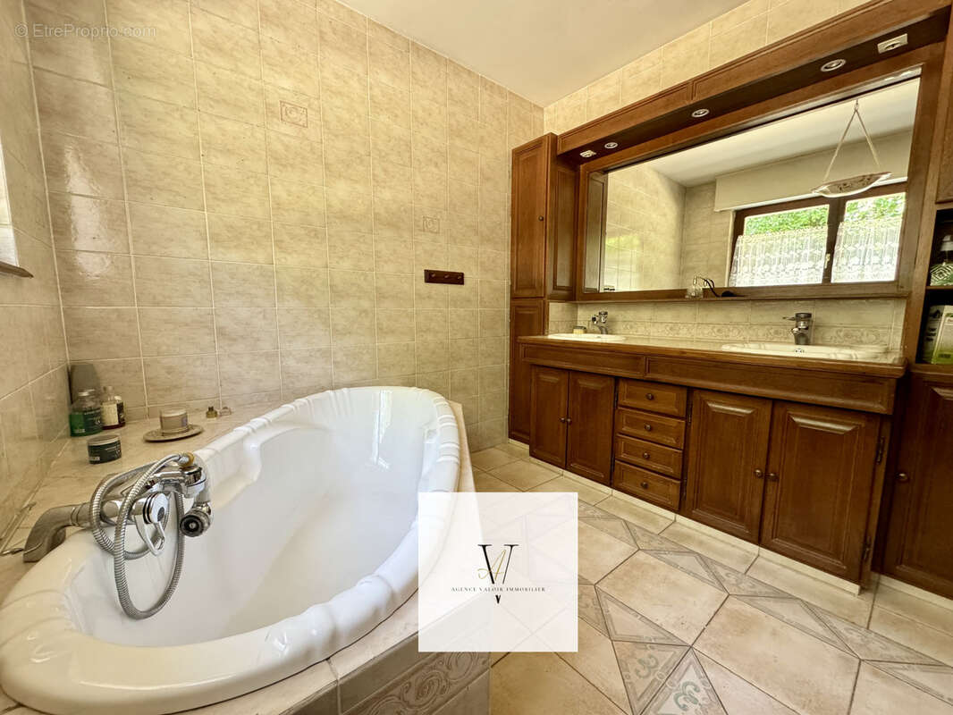 Maison à LIXING-LES-ROUHLING