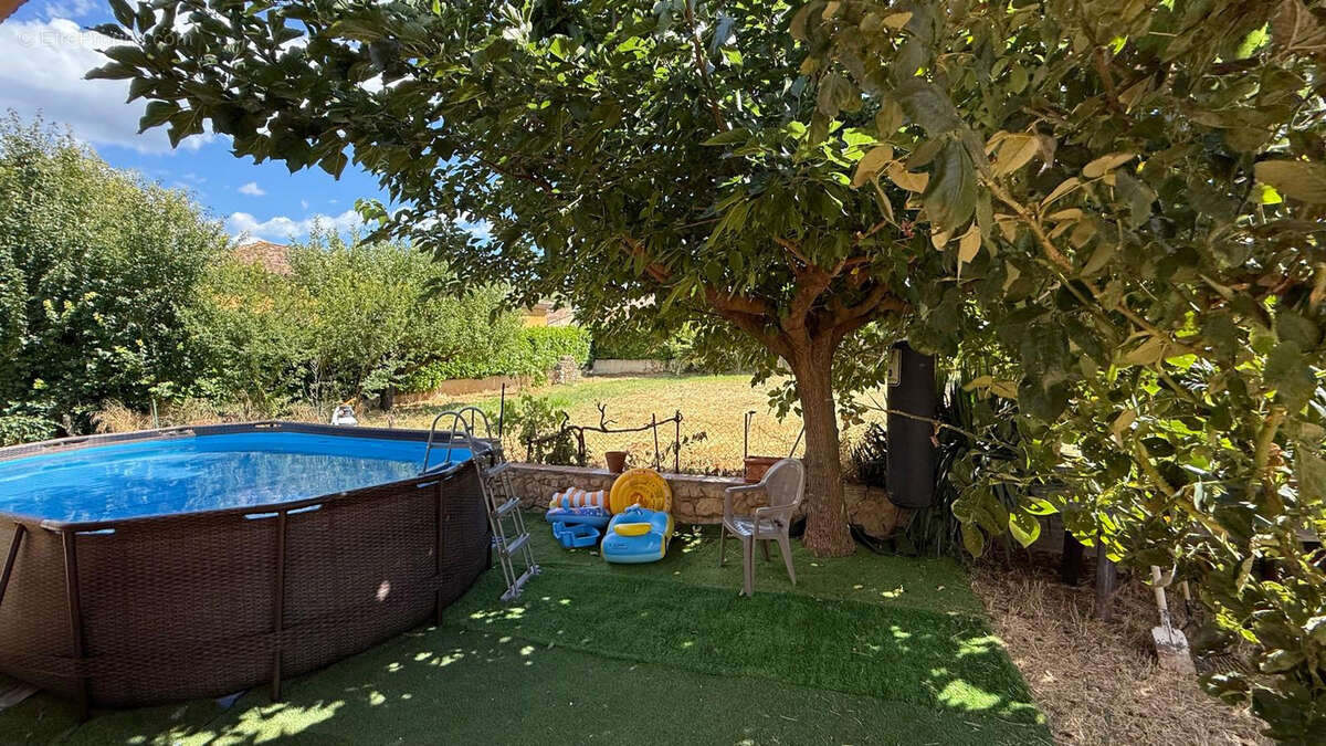 Maison à PEYROLLES-EN-PROVENCE