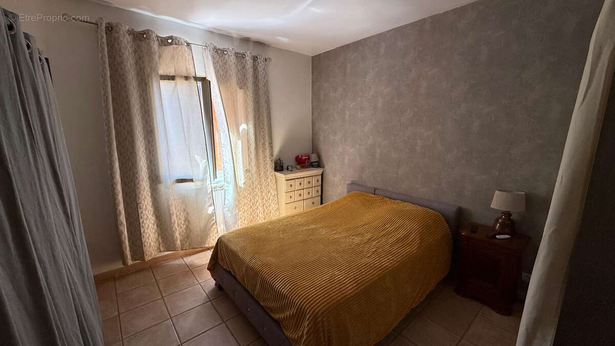 Maison à PEYROLLES-EN-PROVENCE