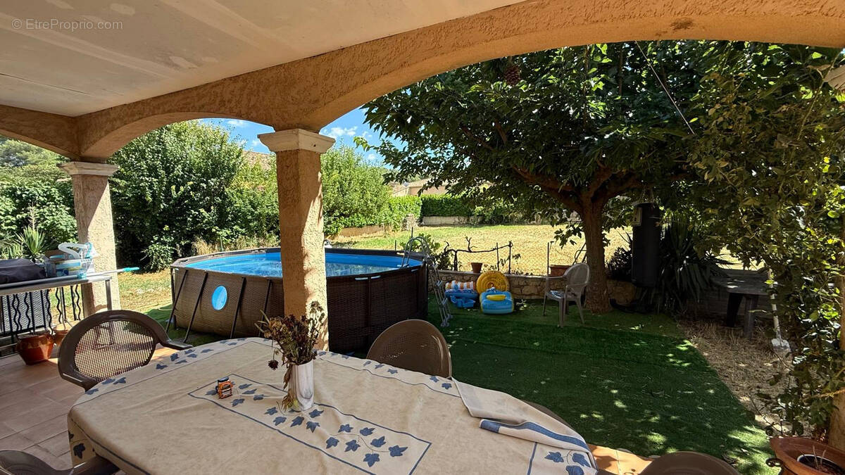 Maison à PEYROLLES-EN-PROVENCE