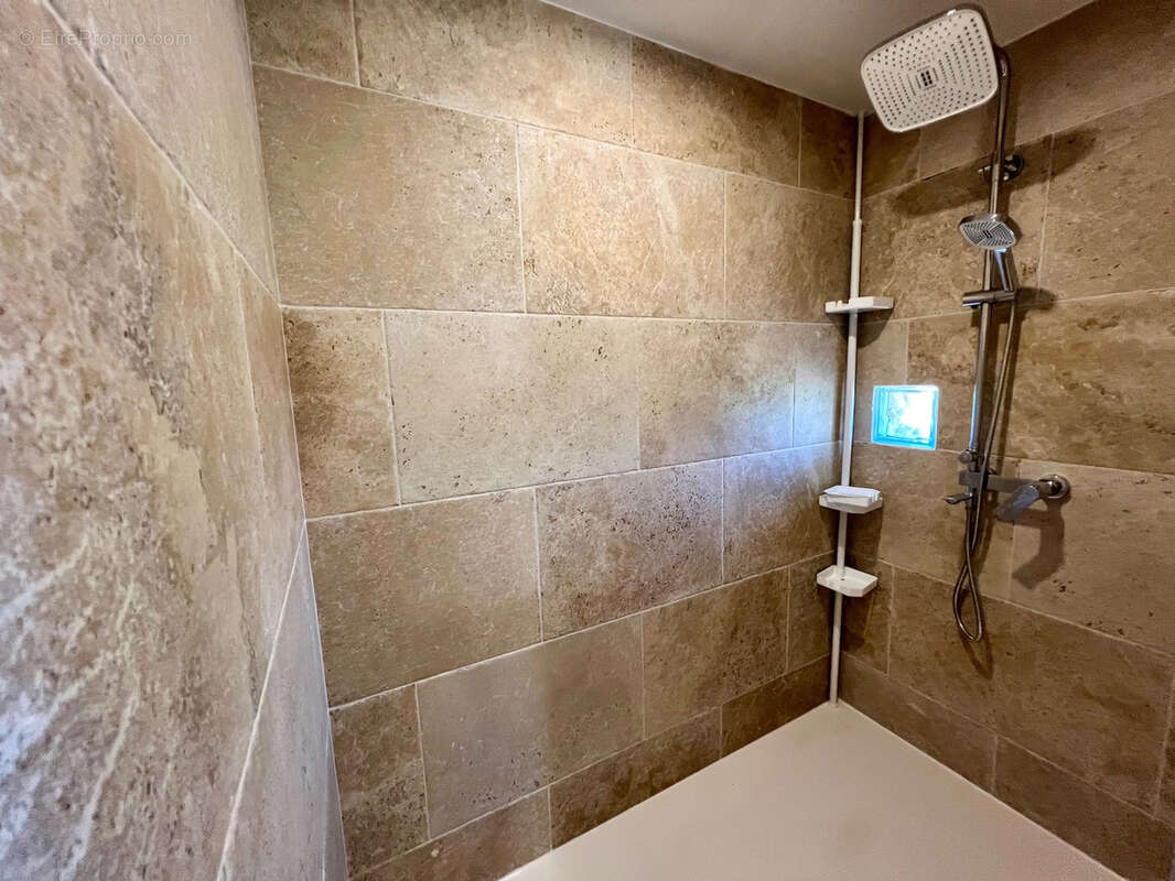 Appartement à COGOLIN