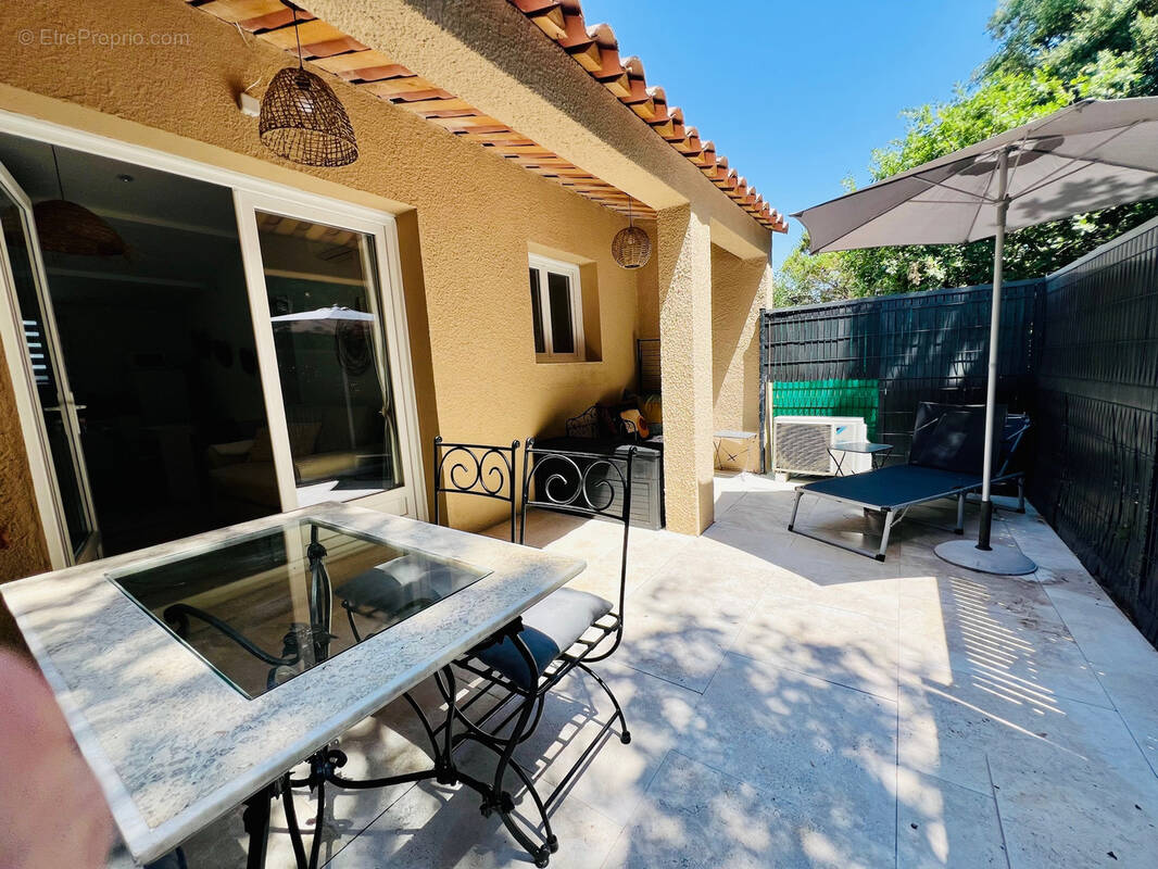 Appartement à COGOLIN