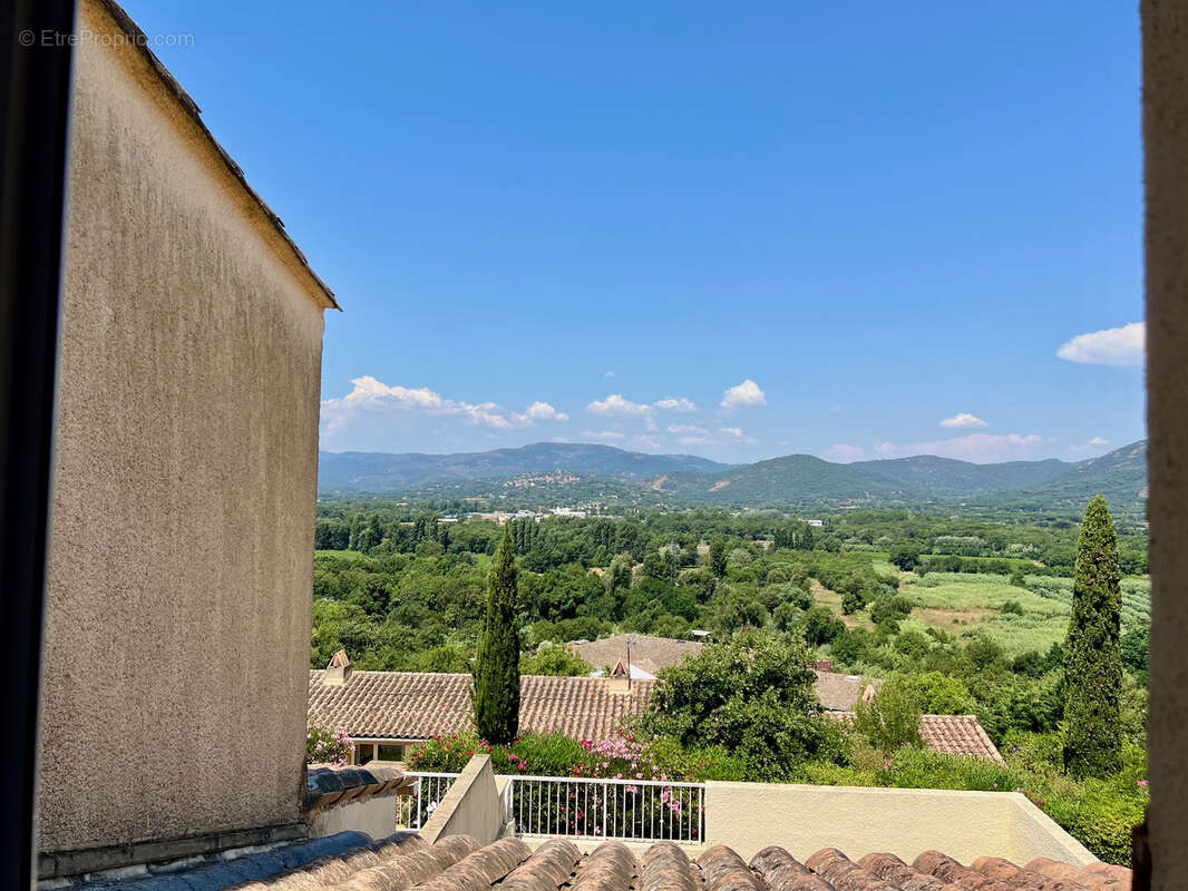 Appartement à COGOLIN