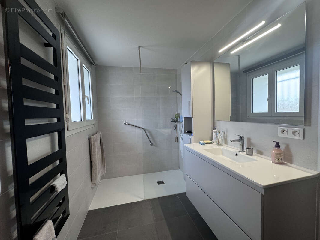 Maison à LA BEGUDE-DE-MAZENC