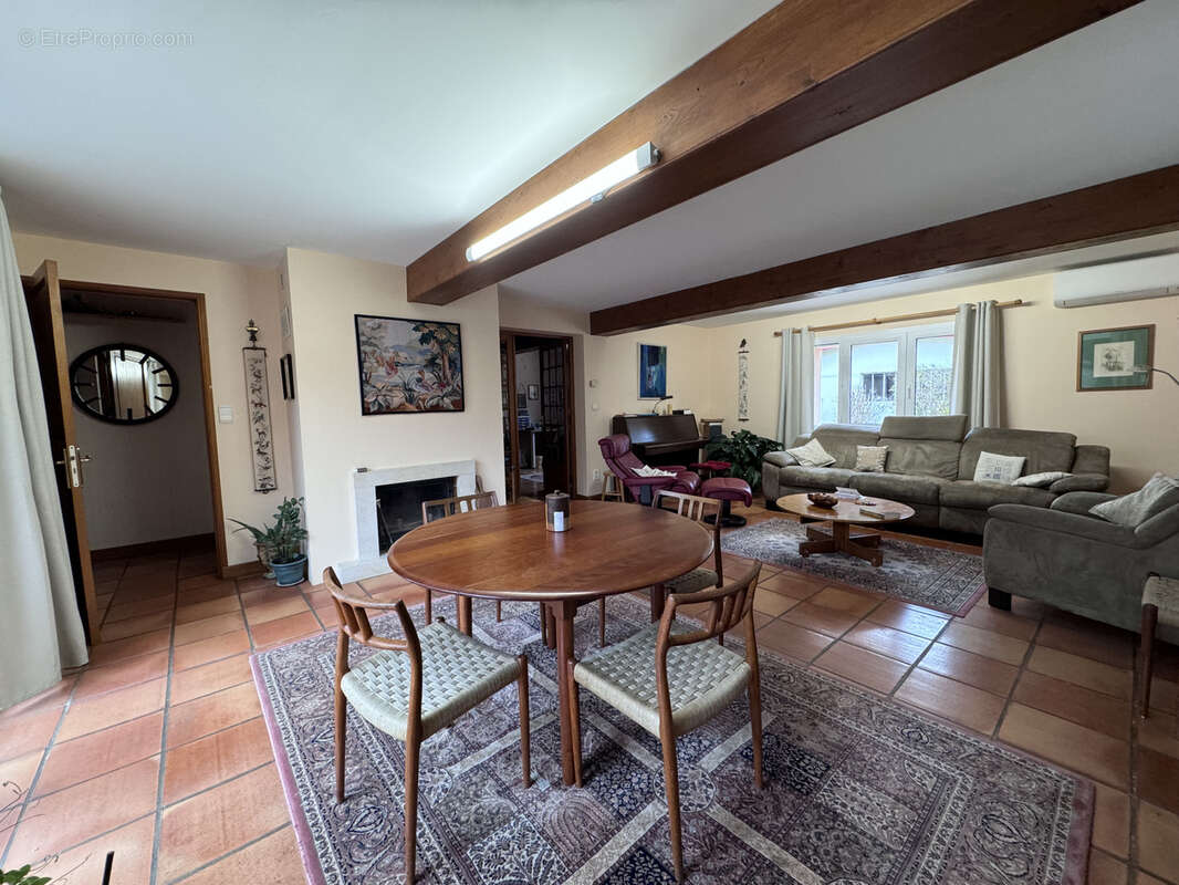 Maison à LA BEGUDE-DE-MAZENC