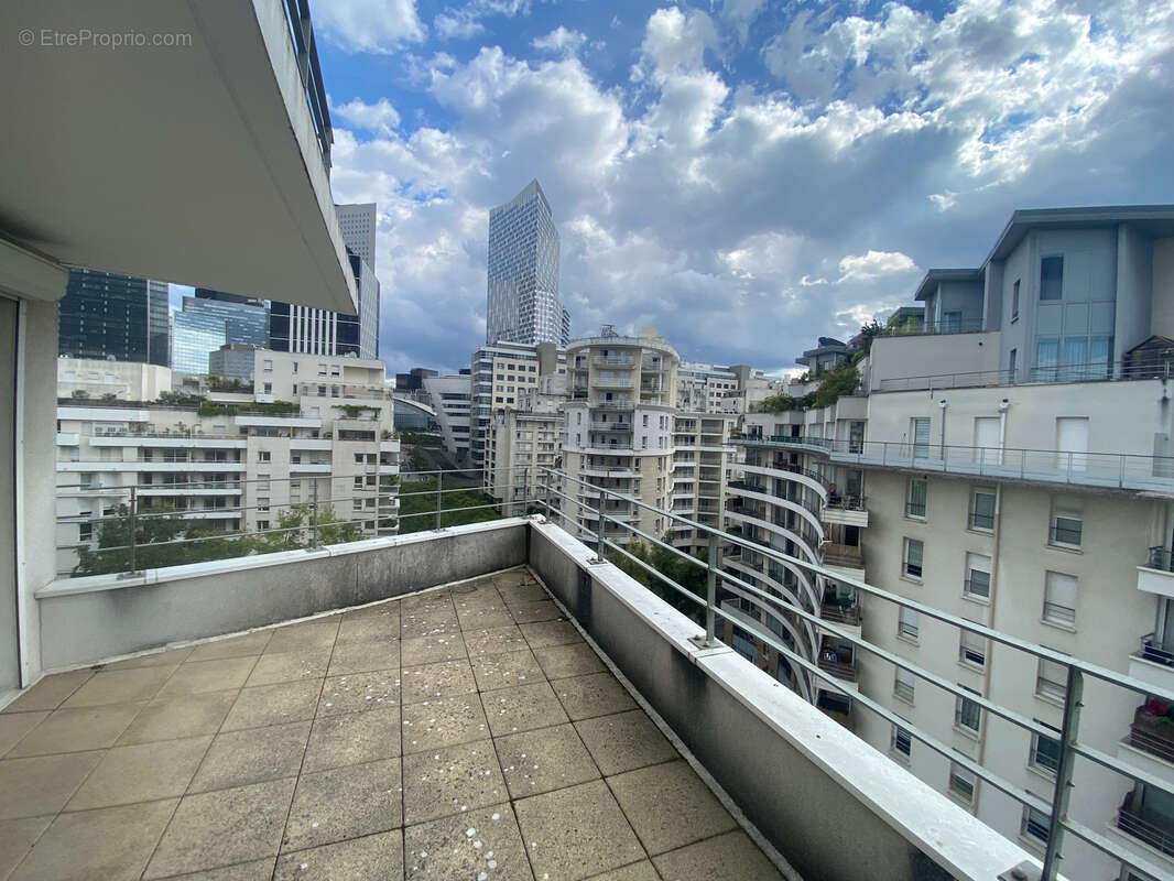 Appartement à COURBEVOIE