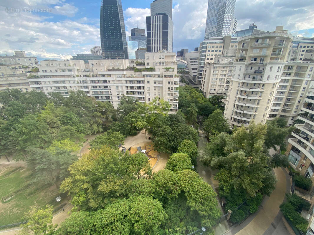 Appartement à COURBEVOIE