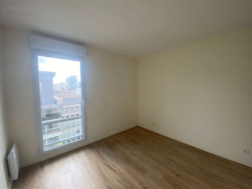Appartement à COURBEVOIE