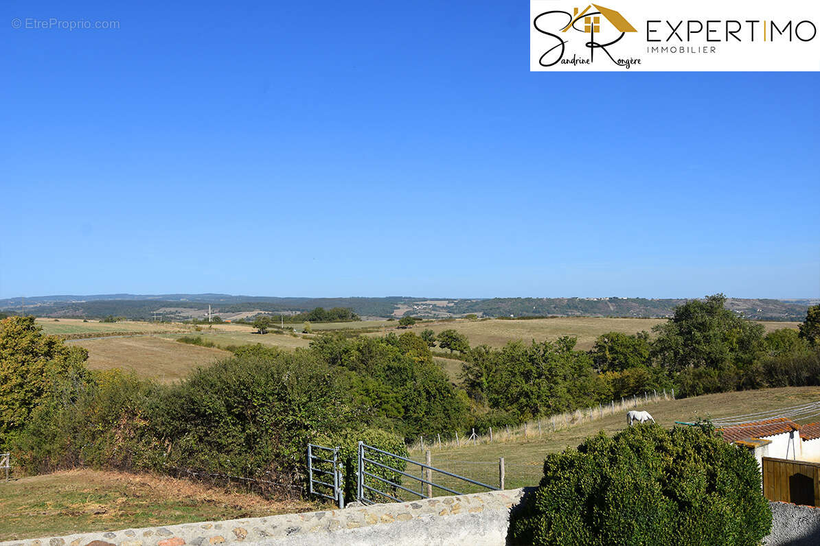 Maison à SAINT-QUINTIN-SUR-SIOULE