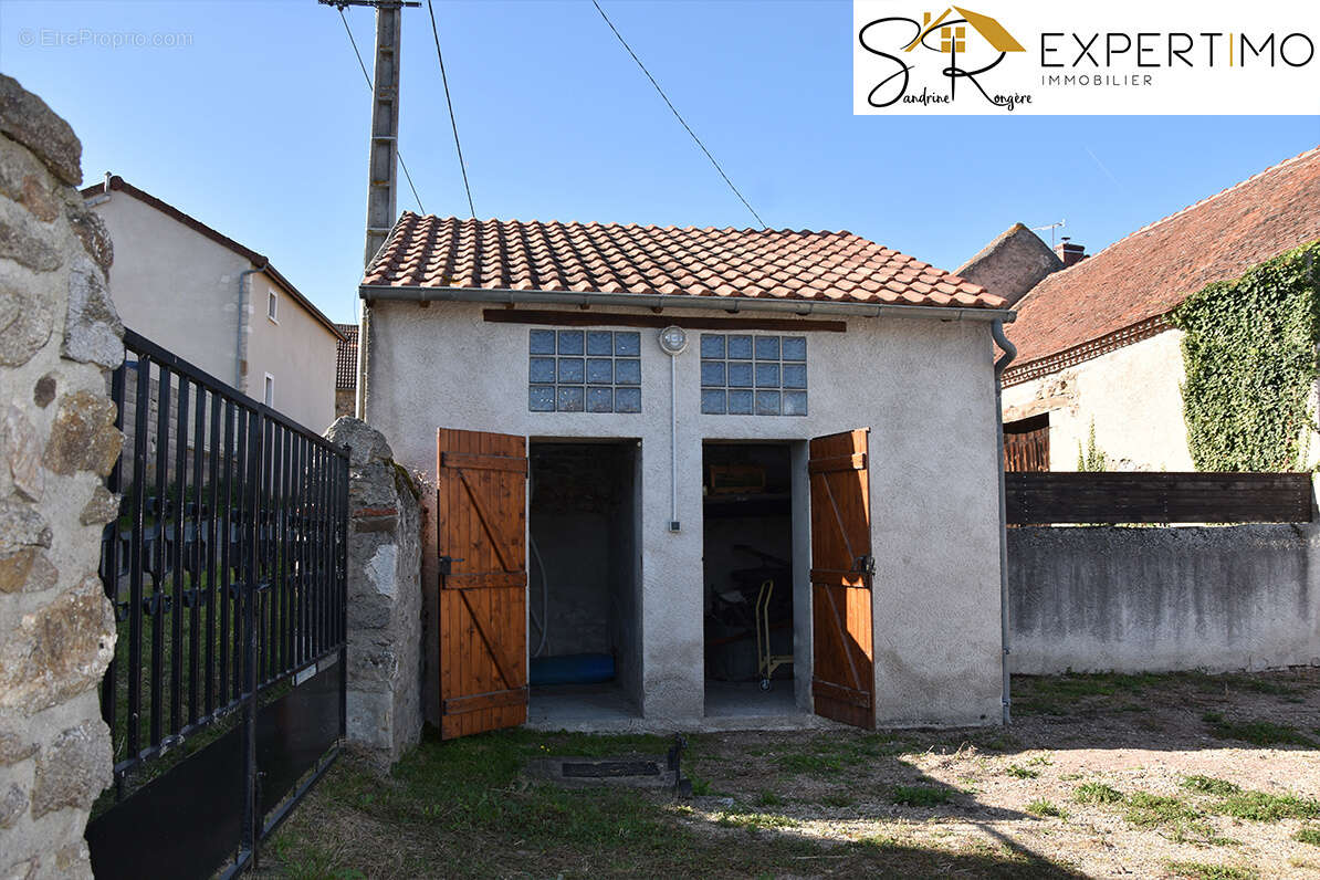 Maison à SAINT-QUINTIN-SUR-SIOULE