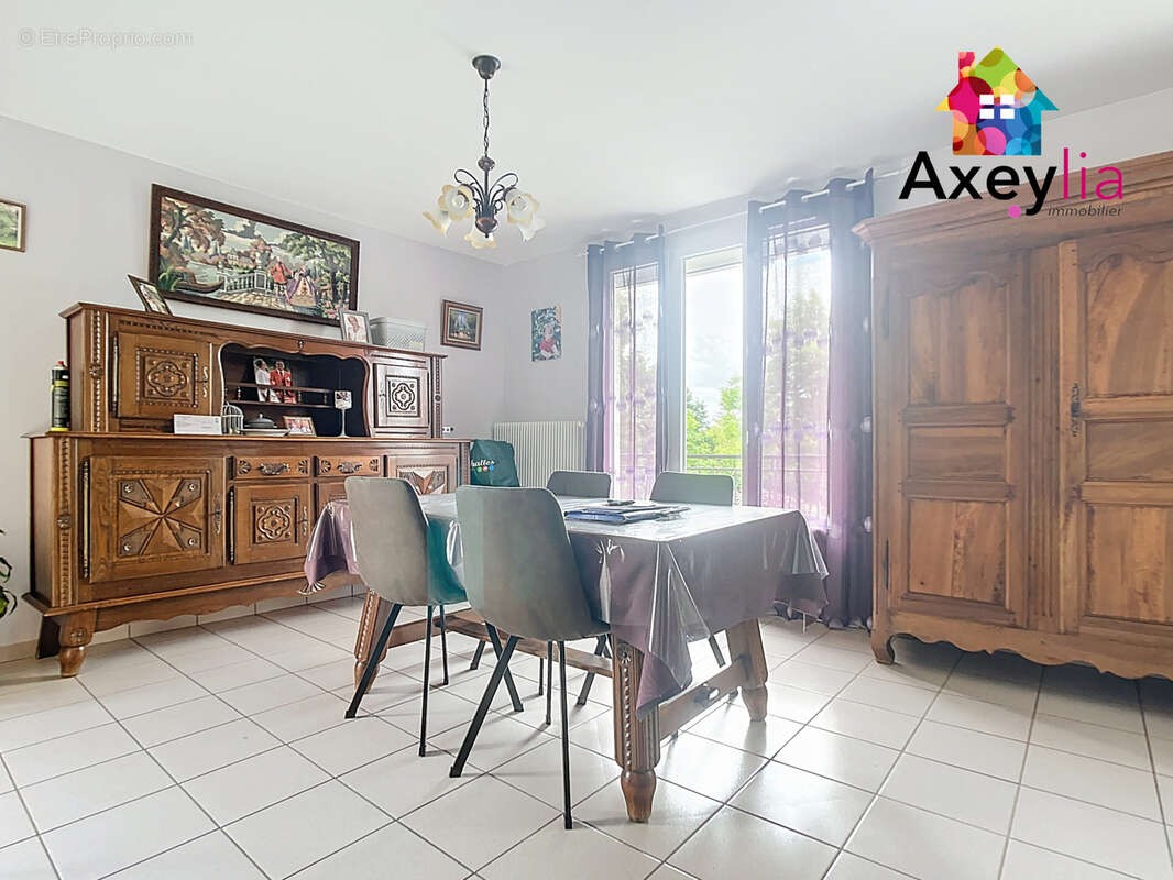 Maison à SAINT-VINCENT-DE-BOISSET