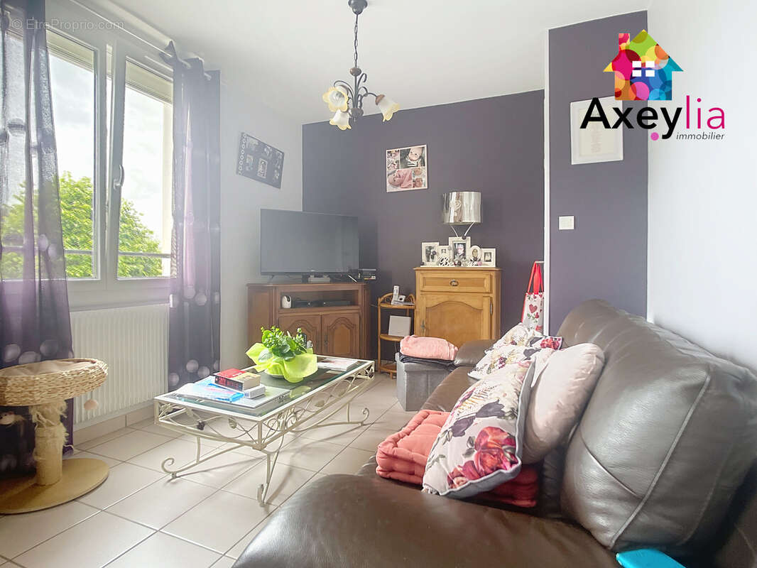 Maison à SAINT-VINCENT-DE-BOISSET