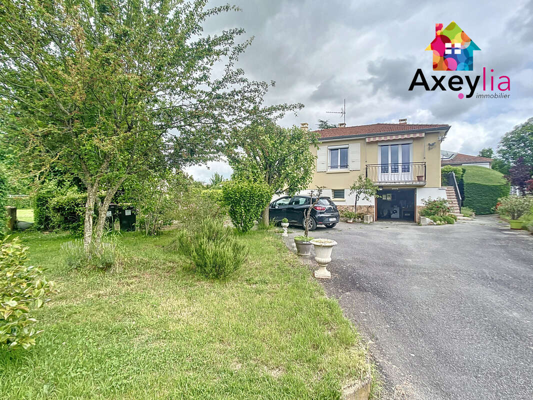 Maison à SAINT-VINCENT-DE-BOISSET