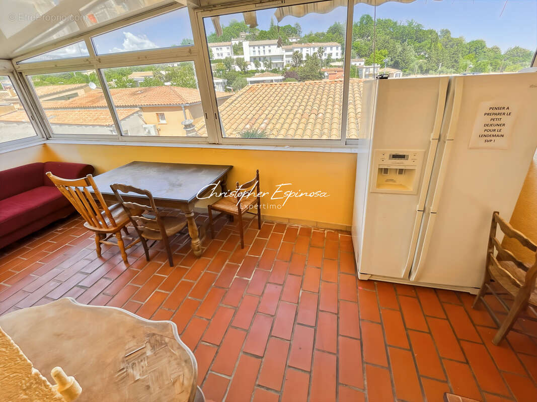 Appartement à CHATEAUNEUF-GRASSE