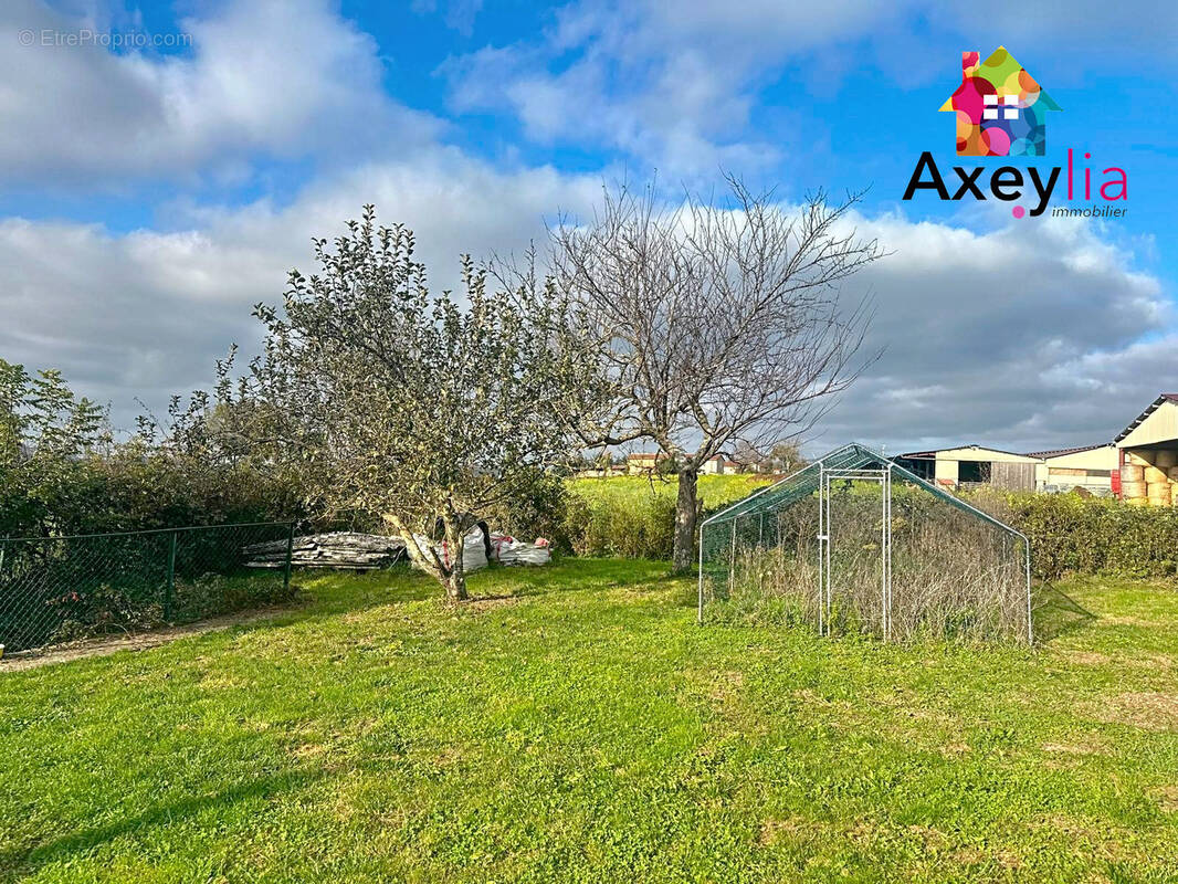 Maison à SAINT-JUST-LA-PENDUE