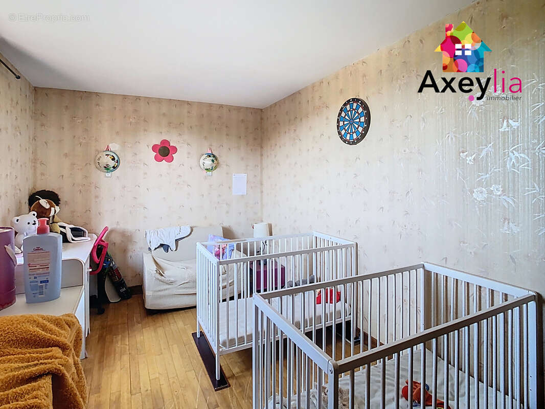 Maison à SAINT-JUST-LA-PENDUE