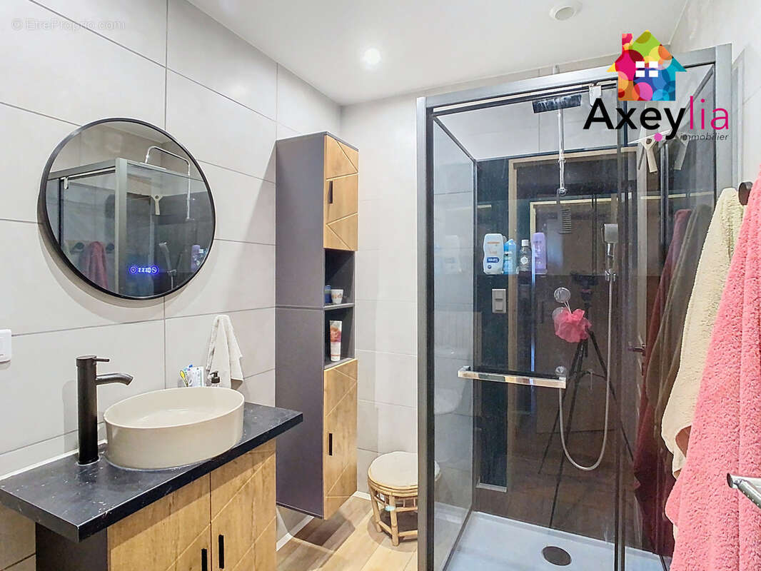 Maison à SAINT-JUST-LA-PENDUE