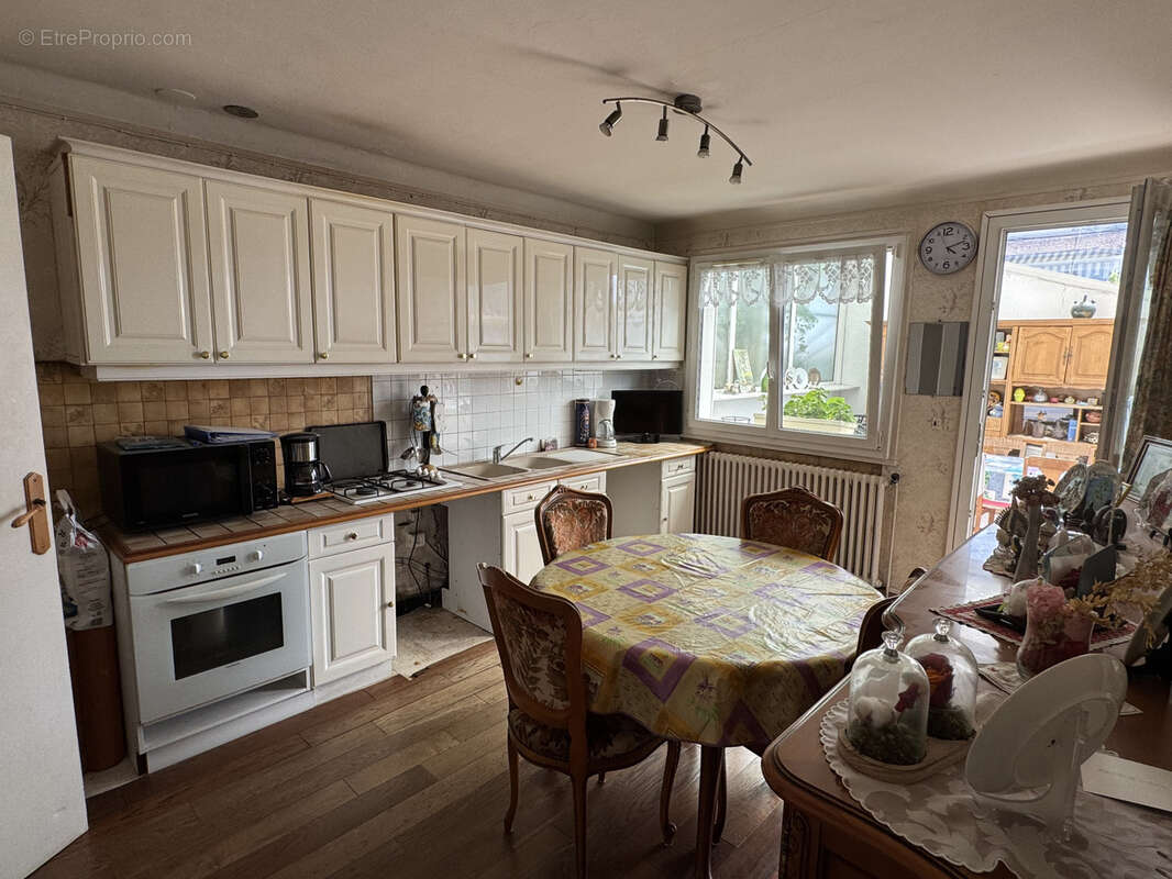 Maison à LE THILLAY