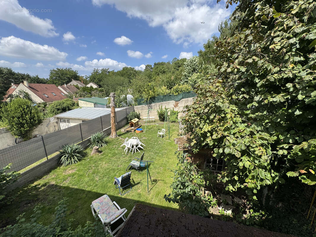 Maison à LE THILLAY