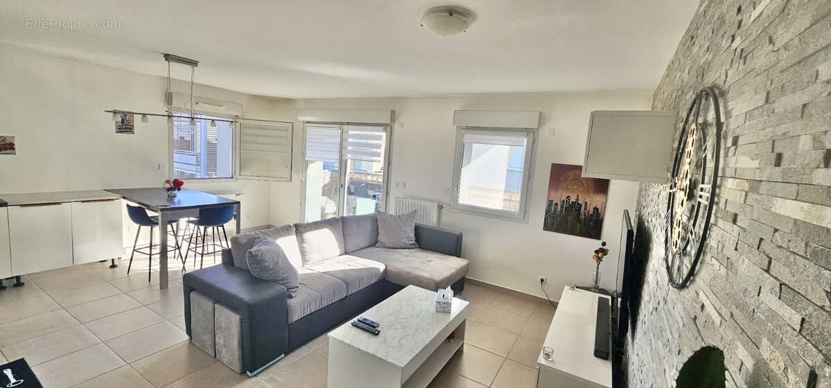 Appartement à VALLEIRY