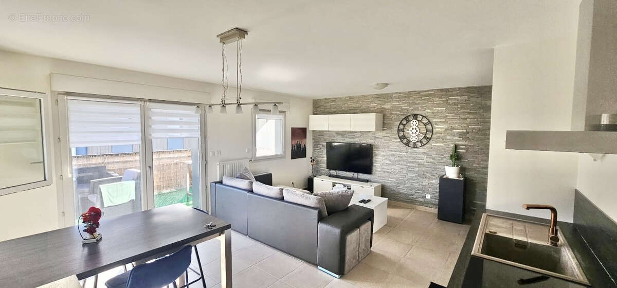 Appartement à VALLEIRY