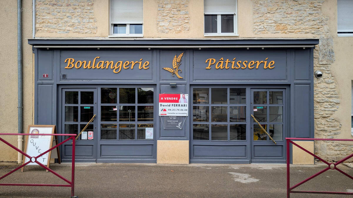 Commerce à GENEUILLE