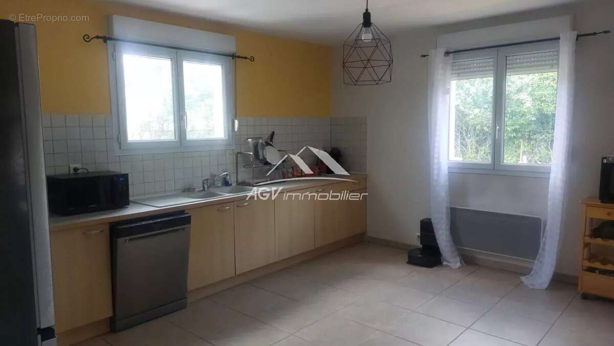 Commerce à SAINT-CHRISTOL-LES-ALES