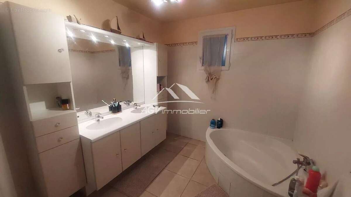 Commerce à SAINT-CHRISTOL-LES-ALES