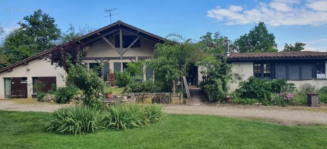 Maison à MONTPEZAT-DE-QUERCY