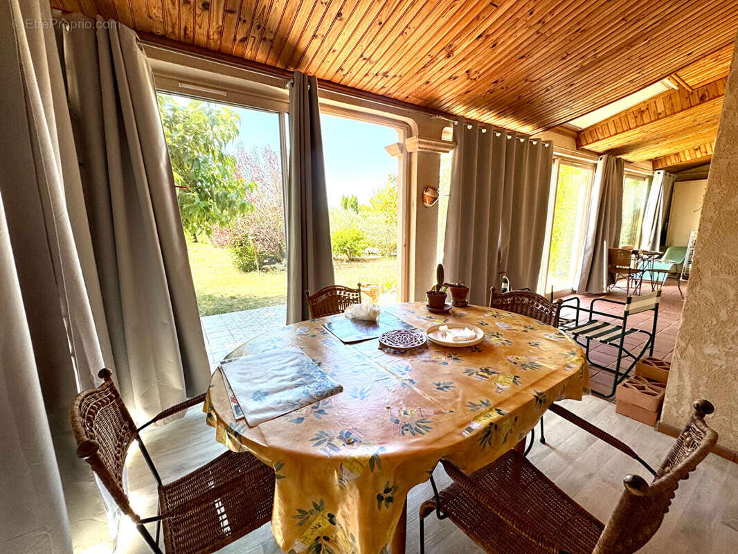 Maison à SAINT-CANNAT