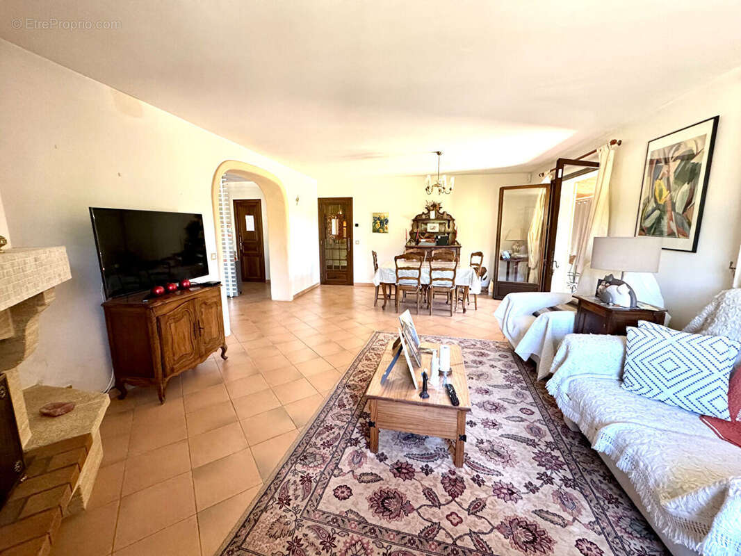 Maison à SAINT-CANNAT