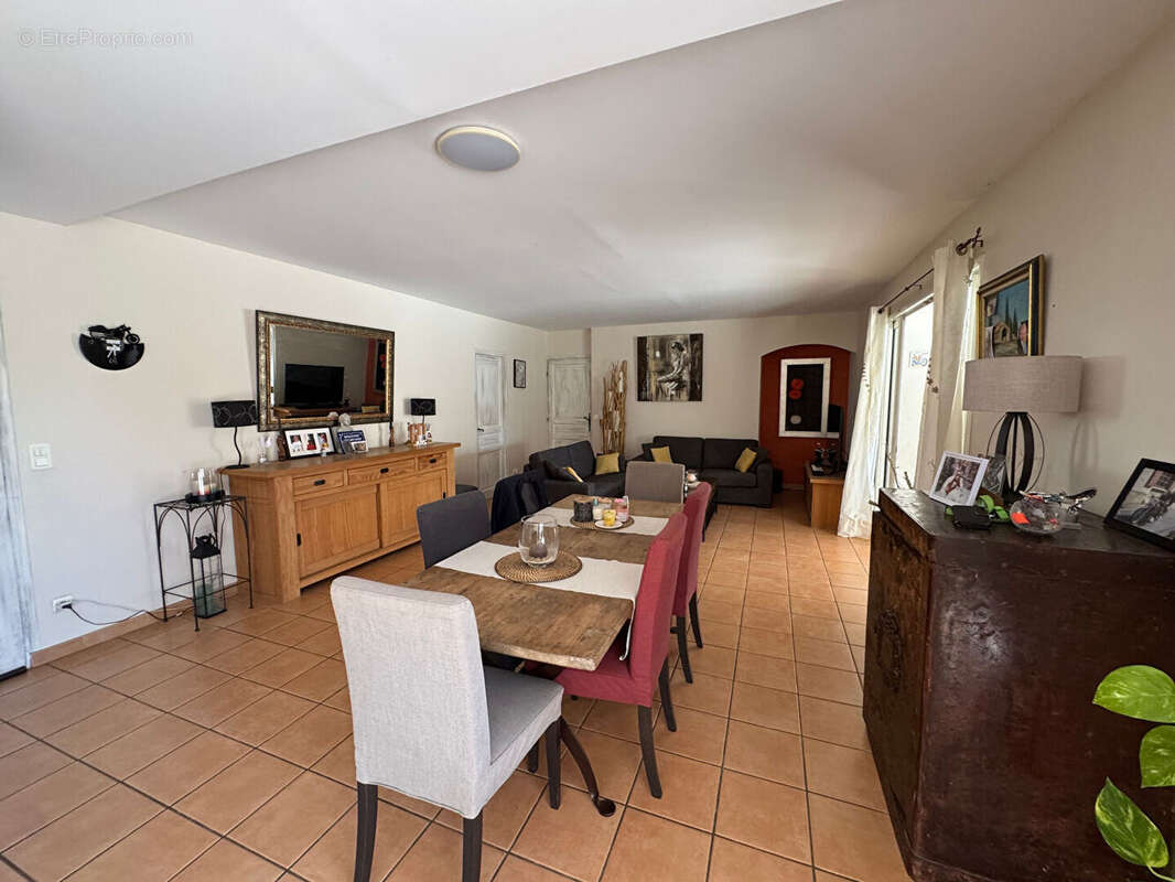 Maison à SAINT-CANNAT